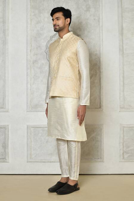 Buy_Samyukta Singhania_Beige Silk, Jacquard Embroidery Floral Motif Bundi_Online_at_Aza_Fashions