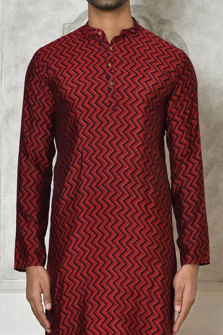 Buy_Samyukta Singhania_Red Cotton Silk Printed Chevron Kurta Set_Online_at_Aza_Fashions