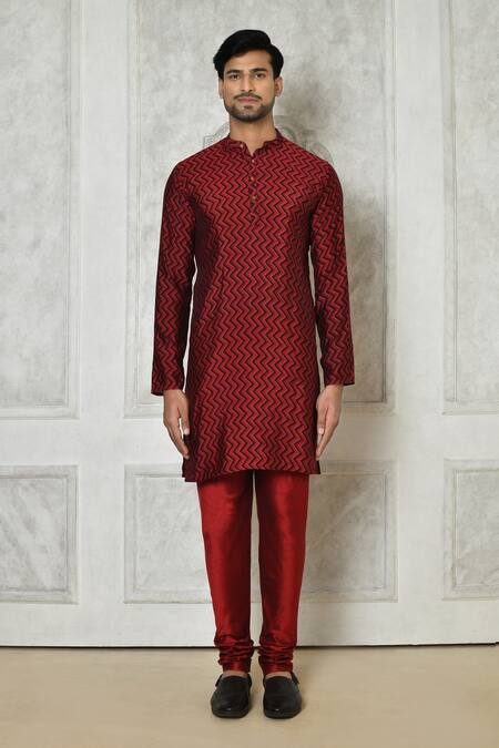 Shop_Samyukta Singhania_Red Cotton Silk Printed Chevron Kurta Set_Online_at_Aza_Fashions