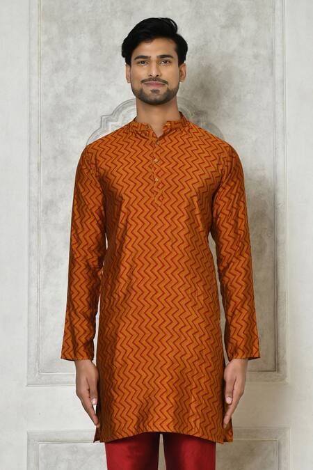 Samyukta Singhania Orange Cotton Silk Printed Chevron Kurta at Aza Fashions Samyukta Singhania_Orange Cotton Silk Printed Chevron Kurta_at_Aza_Fashions