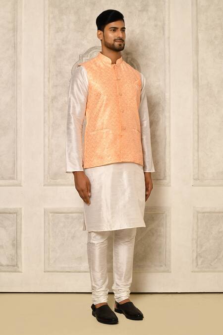 Shop_Naintara Bajaj_Peach Bundi Linen Silk Chevron Pattern And Kurta Set 