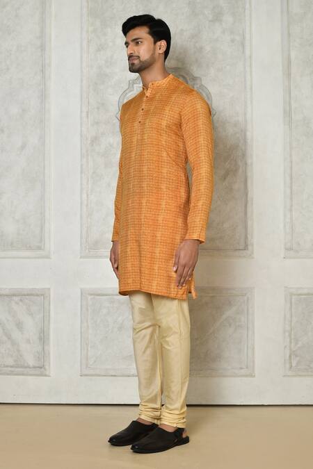 Buy Samyukta Singhania Orange Cotton Silk Printed Checkered Kurta Online at Aza Fashions Buy_Samyukta Singhania_Orange Cotton Silk Printed Checkered Kurta_Online_at_Aza_Fashions