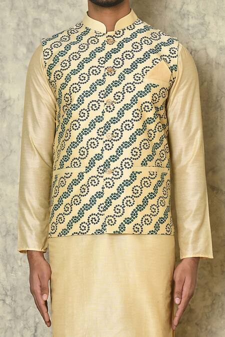 Samyukta Singhania_Beige Cotton, Silk Embroidery Spiral Bandhani Print Bundi_at_Aza_Fashions