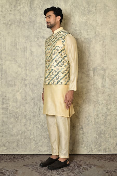 Buy_Samyukta Singhania_Beige Cotton, Silk Embroidery Spiral Bandhani Print Bundi_Online_at_Aza_Fashions