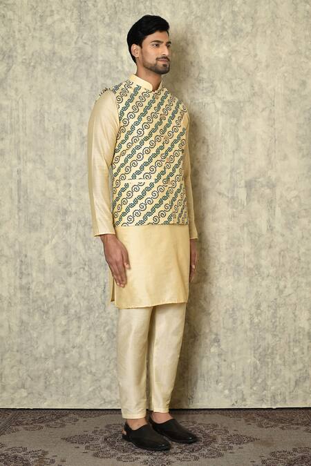 Shop_Samyukta Singhania_Beige Cotton, Silk Embroidery Spiral Bandhani Print Bundi_Online_at_Aza_Fashions