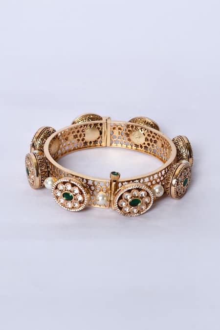 Buy_Zevar By Geeta_Gold Plated Pearls, Crystals Kundan Brass And Embellished Kada - Set Of 2 