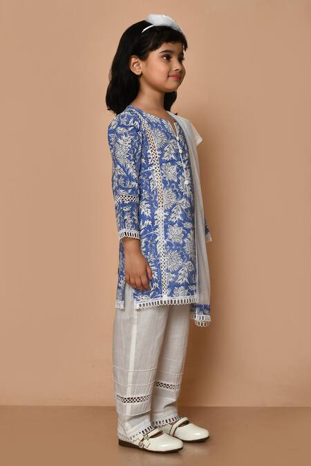 Pankhuri By Priyanka_Blue Cotton, Chiffon Lace Garden Hand Block Print Kurta Set _at_Aza_Fashions