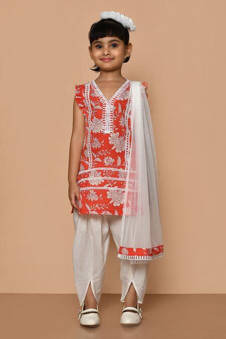 Buy_Pankhuri By Priyanka_Red Cotton, Chiffon Lace Flower Print Kurta Set _Online_at_Aza_Fashions