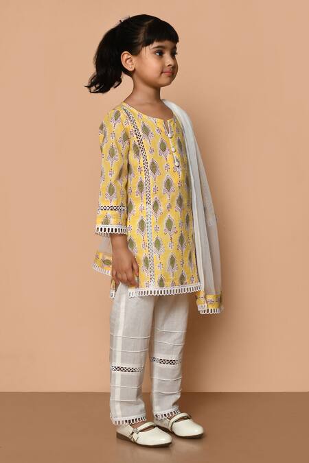 Buy_Pankhuri By Priyanka_Yellow Cotton, Chiffon Lace Leaf Hand Block Print Kurta Set 
