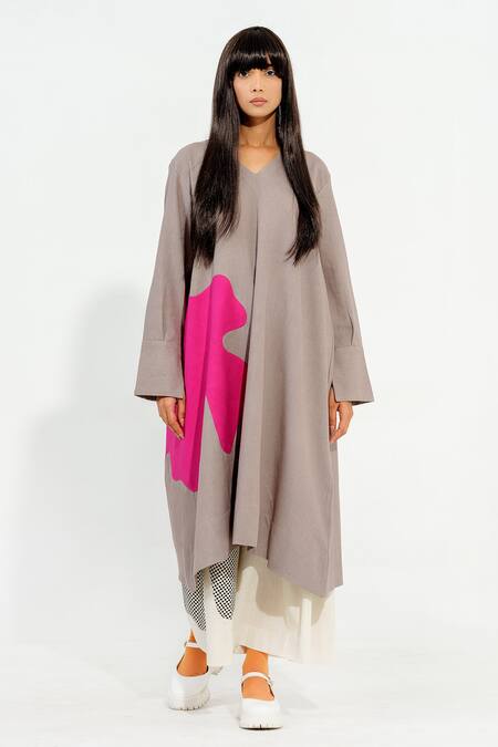 Stoique_Grey Cotton Applique V-neck Cinnamon Work Asymmetric Hem Tunic _Online_at_Aza_Fashions