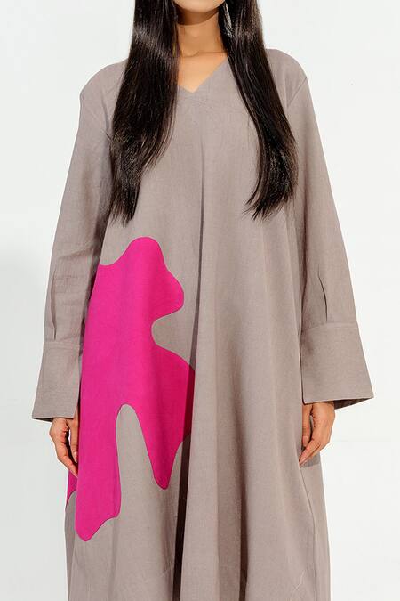 Buy_Stoique_Grey Cotton Applique V-neck Cinnamon Work Asymmetric Hem Tunic _Online_at_Aza_Fashions