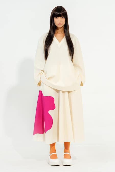 Stoique_Off White Cotton Applique Hibiscus Embroidered Skirt _Online_at_Aza_Fashions