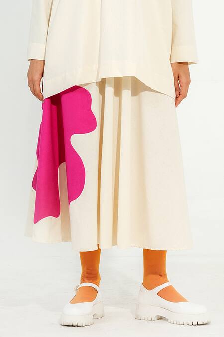 Shop_Stoique_Off White Cotton Applique Hibiscus Embroidered Skirt _Online_at_Aza_Fashions