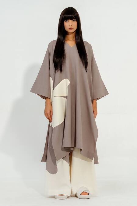 Stoique_Off White Cotton Matty Applique Basil Flared Pant _Online_at_Aza_Fashions