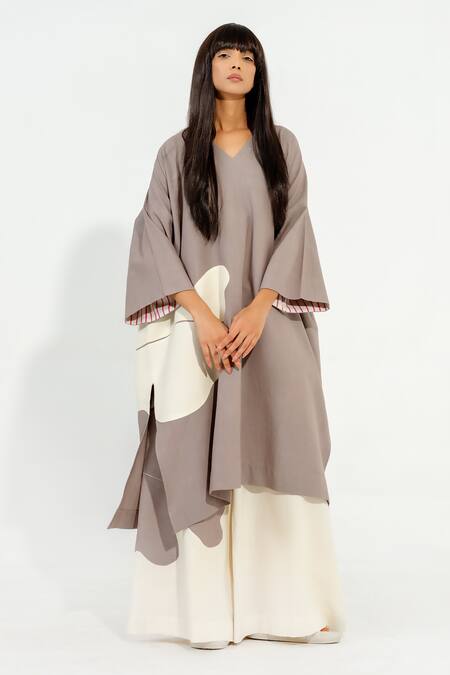 Stoique_Off White Cotton Matty Applique Basil Flared Pant _at_Aza_Fashions