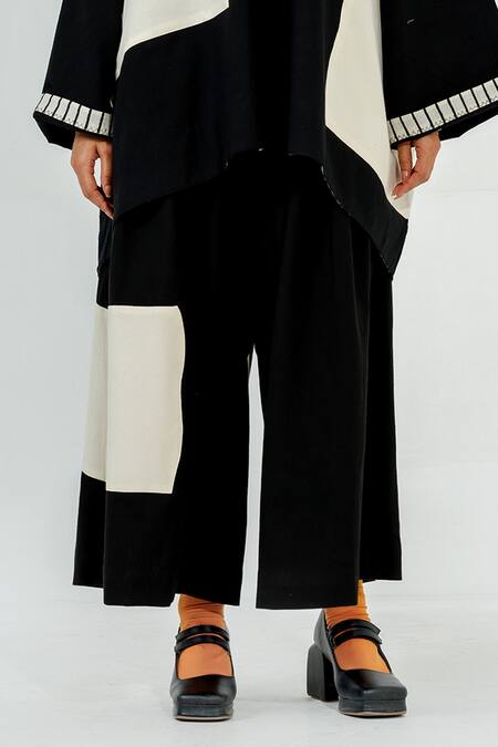 Buy_Stoique_Black Cotton Matty Embroidery Geometric Manuka Placement Pant _Online_at_Aza_Fashions