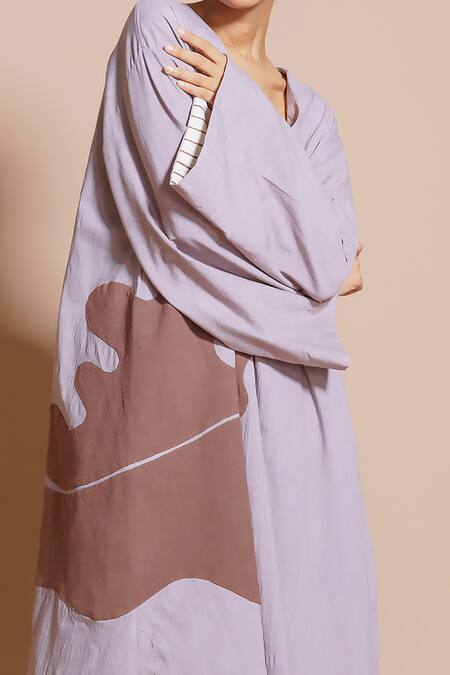 Shop Stoique Grey Cotton Applique V-neck Gunpowder Work Tunic Online at Aza Fashions Shop_Stoique_Grey Cotton Applique V-neck Gunpowder Work Tunic _Online_at_Aza_Fashions