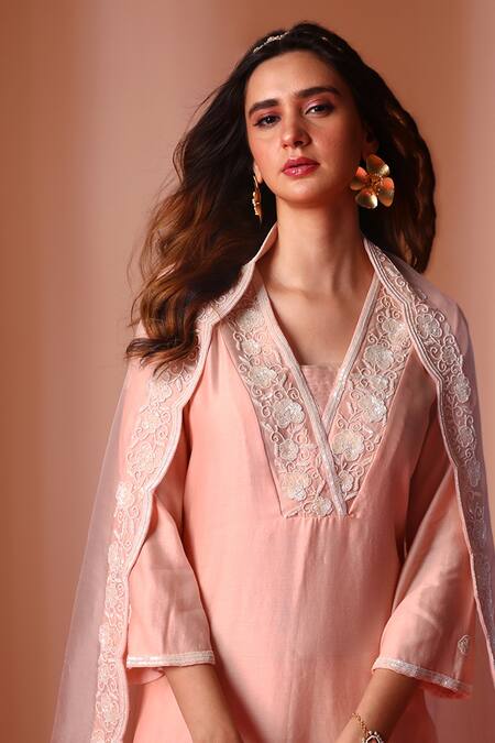 Soha By Harleen And Sona_Peach Chanderi Silk, Organza Crystals V-neck Floral Embroidered Kurta Pant Set _Online_at_Aza_Fashions