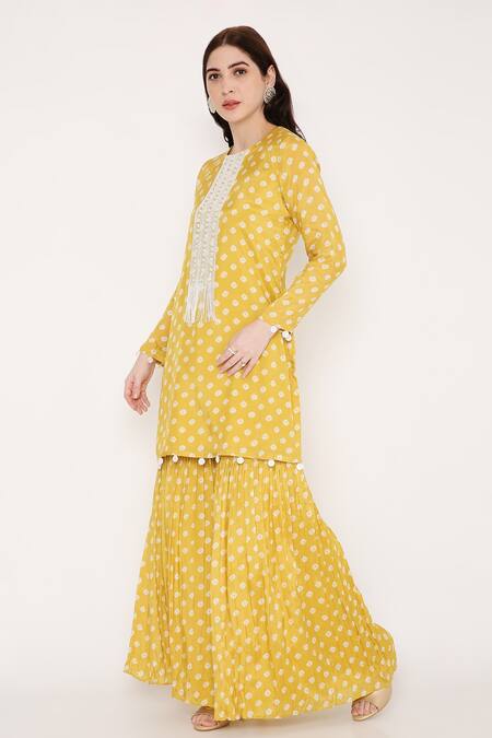 Shop Bha Sha Yellow Muslin, Net, Satin Sequins, Beads Boat Amirah Bandhani Print Kurta Set Online at Aza Fashions Shop_Bha Sha_Yellow Muslin, Net, Satin Sequins, Beads Boat Amirah Bandhani Print Kurta Set _Online_at_Aza_Fashions