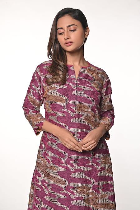 Soumodeep Dutta_Purple Chanderi Embroidered Kantha Notched Kurta With Pant_at_Aza_Fashions