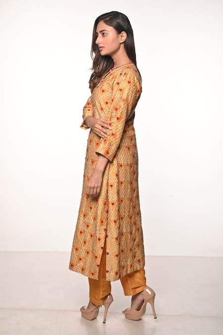 Soumodeep Dutta_Yellow Chanderi And Embroidery Triangle Notched Kurta & Pant Set_Online_at_Aza_Fashions