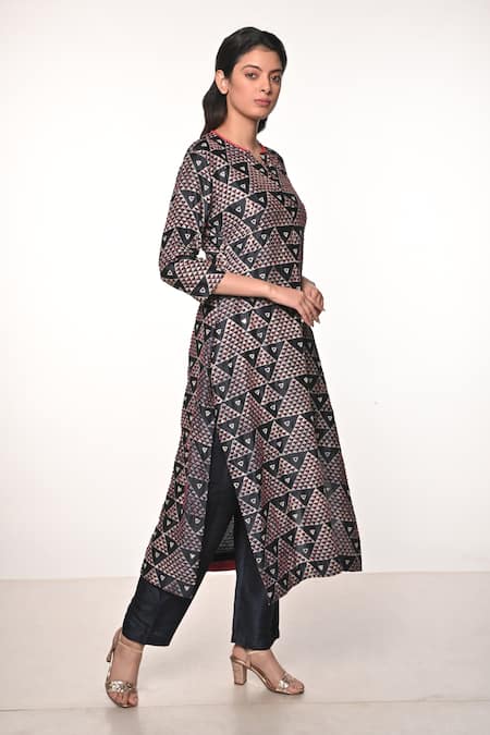 Soumodeep Dutta_Blue Chanderi And Embroidery Triangle Notched Kurta & Pant Set_Online_at_Aza_Fashions