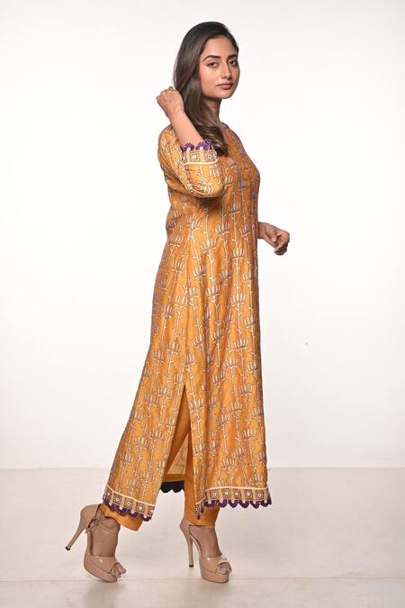 Buy_Soumodeep Dutta_Yellow Chanderi Embroidery Kantha And Mirror Notched Kurta & Pant Set_Online_at_Aza_Fashions