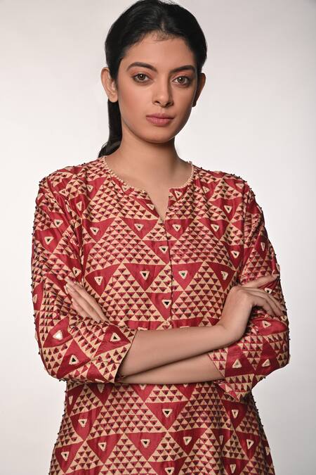 Soumodeep Dutta_Red Chanderi And Embroidery Triangle French Knot Kurta & Pant Set_Online_at_Aza_Fashions