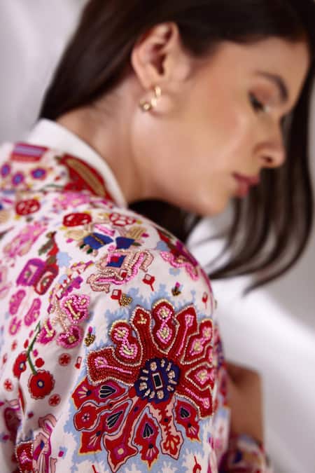 Buy_Betrue_White Handloom Cotton, Silk Embroidery Kashan Print Blazer _Online_at_Aza_Fashions