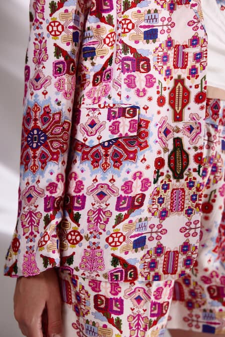 Shop_Betrue_White Handloom Cotton, Silk Embroidery Kashan Print Blazer _Online_at_Aza_Fashions