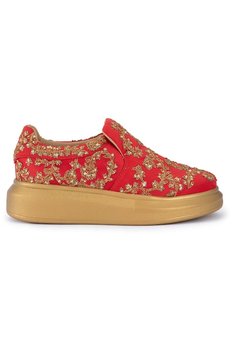 Anaar_Red Floral Embroidered Sneakers _at_Aza_Fashions