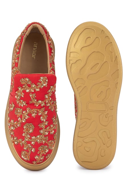 Buy_Anaar_Red Floral Embroidered Sneakers 