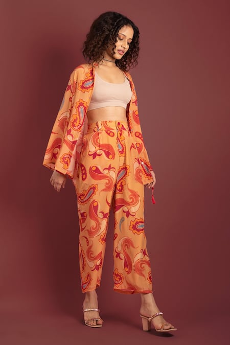 Buy_Style Junkiie_Beige Crepe Paisley Desert Sand Cropped Trouser _Online_at_Aza_Fashions
