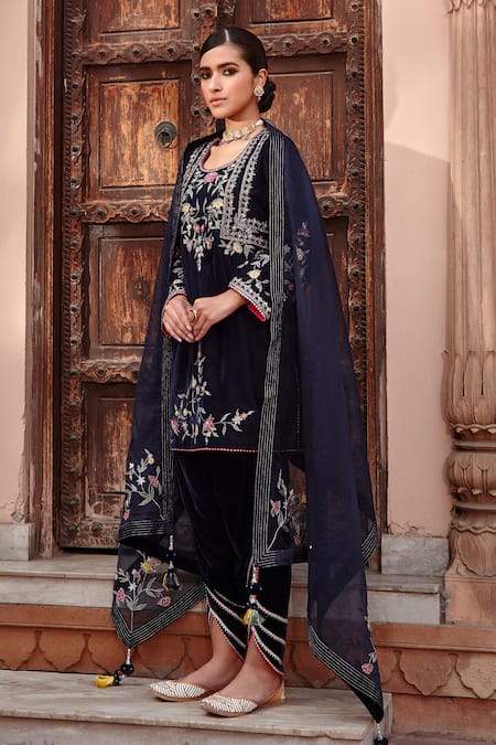 Shop_Ajiesh Oberoi_Blue Velvet, Organza Beads, Diamonds, Embroidery Round Neck Short Kurta Set _Online_at_Aza_Fashions