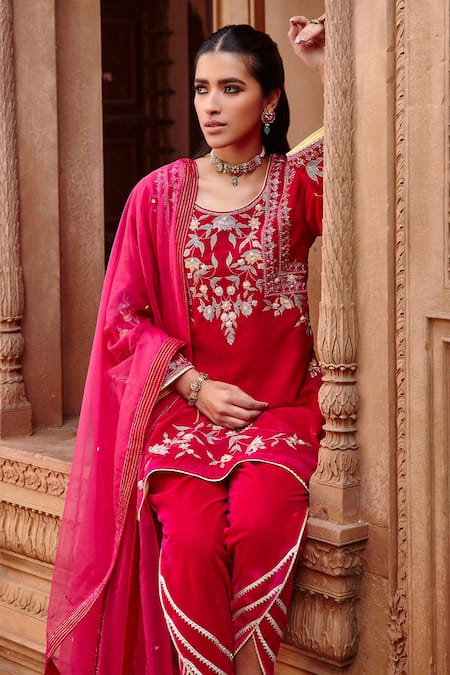Ajiesh Oberoi_Pink Velvet, Organza Embroidery, Beads, Diamonds Round Neck Short Kurta Set _Online_at_Aza_Fashions