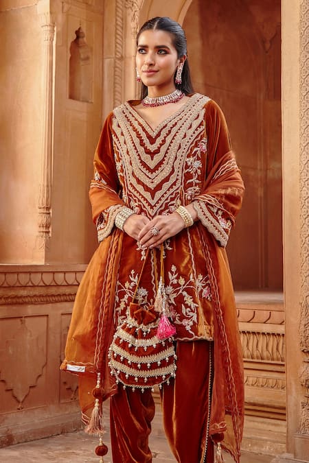 Ajiesh Oberoi_Gold Velvet, Organza Embroidery, Tassels V-neck Kurta Dhoti Pant Set _Online_at_Aza_Fashions