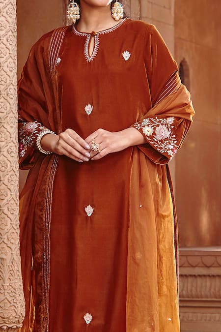 Ajiesh Oberoi Gold Cotton, Silk, Organza Sequins, Embroidery, Beads Round Straight Kurta Set Online at Aza Fashions Ajiesh Oberoi_Gold Cotton, Silk, Organza Sequins, Embroidery, Beads Round Straight Kurta Set _Online_at_Aza_Fashions