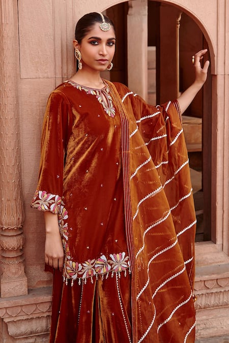 Buy_Ajiesh Oberoi_Gold Velvet, Organza Beads, Embroidery Keyhole Neck Kurta Gharara Set _Online_at_Aza_Fashions