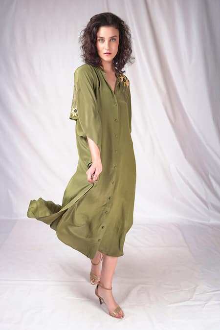 Seesa_Green Crepe, Silk Embroidery Mandarin Collar Sleeve Kaftan _Online_at_Aza_Fashions
