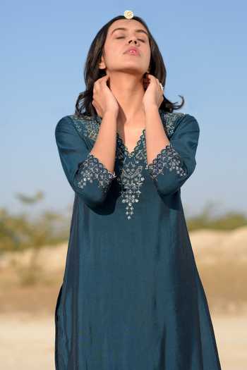 Shop_Tatwa_Blue Silk Sequins, Metallic Thread, Embroidery Resham Zari Kantha Kurta And Pant _Online_at_Aza_Fashions