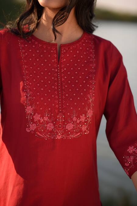 Shop_Tatwa_Red Katan Silk Hand Embroidered Resham Handloom Chanderi Kurta Set _Online_at_Aza_Fashions