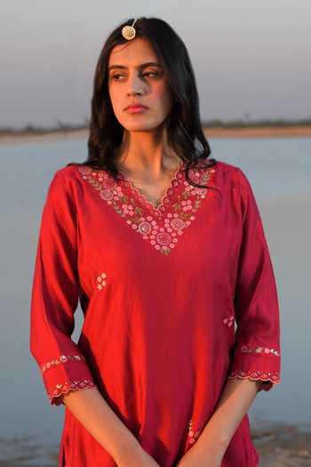 Tatwa_Pink Sequins, Embroidery, Zari V-neck Hand V Kurta And Pant Set _Online_at_Aza_Fashions