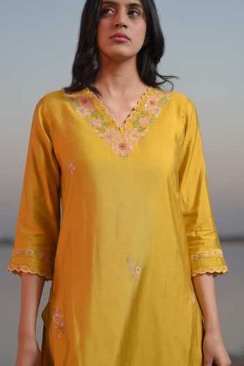 Tatwa_Yellow Silk Embroidery V-neck Hand Kurta Set _at_Aza_Fashions