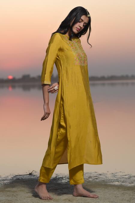 Buy Tatwa Yellow Handloom Chanderi Kurta And Pant Set Online at Aza Fashions Buy_Tatwa_Yellow Handloom Chanderi Kurta And Pant Set _Online_at_Aza_Fashions