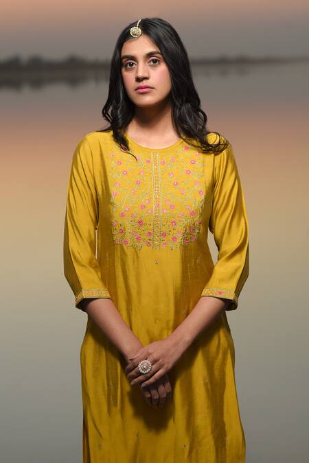 Shop Tatwa Yellow Handloom Chanderi Kurta And Pant Set Online at Aza Fashions Shop_Tatwa_Yellow Handloom Chanderi Kurta And Pant Set _Online_at_Aza_Fashions