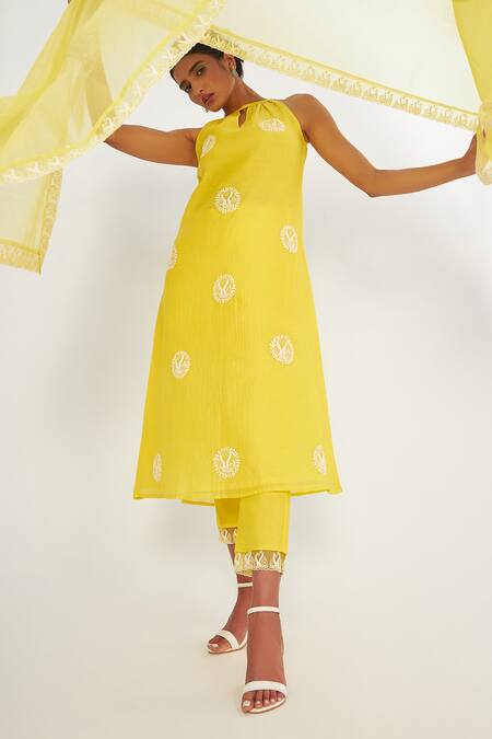 Asaga Yellow Silk, Organza, Muslin Embroidery Round Neck Ava Kurta Set Online at Aza Fashions Asaga_Yellow Silk, Organza, Muslin Embroidery Round Neck Ava Kurta Set _Online_at_Aza_Fashions