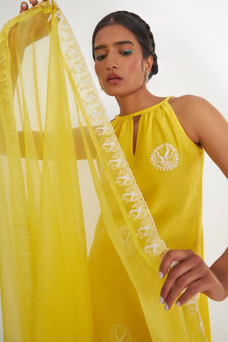 Asaga Yellow Silk, Organza, Muslin Embroidery Round Neck Ava Kurta Set at Aza Fashions Asaga_Yellow Silk, Organza, Muslin Embroidery Round Neck Ava Kurta Set _at_Aza_Fashions