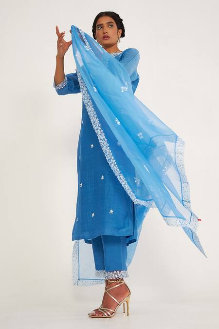 Asaga Blue Chanderi, Organza, Muslin Embroidery V-neck Alice Neckline Kurta Set Online at Aza Fashions Asaga_Blue Chanderi, Organza, Muslin Embroidery V-neck Alice Neckline Kurta Set _Online_at_Aza_Fashions