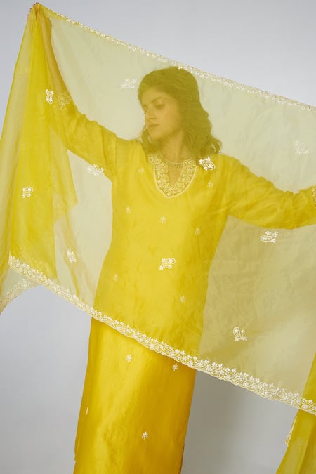 Asaga Yellow Chanderi, Muslin, Organza Embroidery V-neck Iris Floral Kurta Set at Aza Fashions Asaga_Yellow Chanderi, Muslin, Organza Embroidery V-neck Iris Floral Kurta Set _at_Aza_Fashions