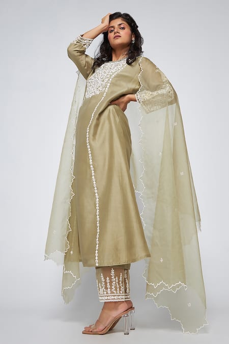 Asaga Brown Chanderi, Muslin, Organza Embroidery V-neck Caily Floral Kurta Set Online at Aza Fashions Asaga_Brown Chanderi, Muslin, Organza Embroidery V-neck Caily Floral Kurta Set _Online_at_Aza_Fashions